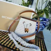 Michael Kors Mercer Gallery XS Conv Bucket MK Sig VANILLA/DUSTBAG W/GIFTBOX
