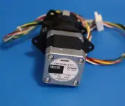 VEXTA STEPPING MOTOR Model C6132–9012-C1 2-Phase 1.8/Step DC 4