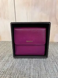 在飛比找Yahoo!奇摩拍賣優惠-BALLY 全皮 紫紅色 零錢袋 相片 多卡 發財 皮夾 短