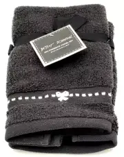 Betsey Johnson 2 Piece Fingertip Towel Set Rows of Bows 11 x 18 100% Cotton
