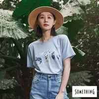 在飛比找蝦皮商城優惠-SOMETHING STG圖案寬版短袖T恤(水藍色)-女款