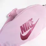 🏀小飛人潮流🏀 NIKE 基本款LOGO 腰包 外出包 休閒小包 粉色BA5750663 夯