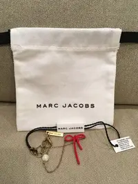 在飛比找Yahoo!奇摩拍賣優惠-MARC JACOBS 紅色領結手環