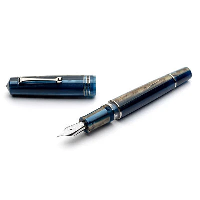 Leonardo Momento Zero Grande 2.0 Fountain Pen in Dark Hawaii, 14kt Gold EF Nib