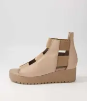 New Django & Juliette Oafish Smoke Leather Sandals Womens Shoes