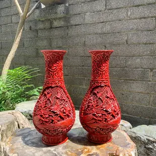 剃紅 花瓶 漆器 花器 一對 收藏 擺飾 居家裝飾 辦公室 餐廳 藝品 懷舊 復古 拍攝 道具【Tonbook蜻蜓書店】