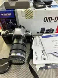 在飛比找Yahoo!奇摩拍賣優惠-奧林巴斯OM-D E-M5 奧林巴斯12-50鏡頭 奧林巴斯