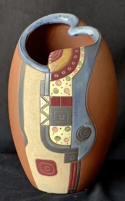 Gom Viet Fine Terracotta Hand Crafted Art Pottery Clay Pot Painted Heart Opening