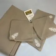 Vintage Garden State 44” Square Tablecloth with 4 Napkins Sandy neutral