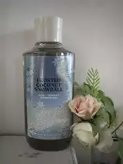 1 New FROSTED COCONUT SNOWBALL BATH & BODY WORKS SHOWER GEL BODY WASH
