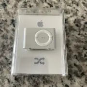 Apple iPod Shuffle A1204 (second Gen) **BRAND NEW SEALED**