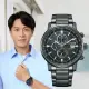 【CITIZEN 星辰】Chronograph系列 廣告款 型男必備 光動能三眼計時腕錶 母親節 禮物(CA0845-83E)