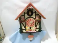 在飛比找露天拍賣優惠-早期日本 hello kitty 木製 擺鐘 咕咕鐘 掛鐘 