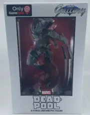 Diamond Select Gallery Deadpool X-Force Uniform (Gamestop Exclusive) PVC Diorama