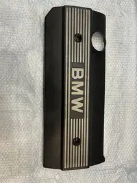 在飛比找Yahoo!奇摩拍賣優惠-BMW M50 原廠 引擎 飾蓋 料號 1738174