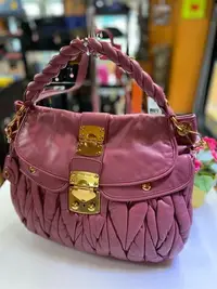 在飛比找Yahoo!奇摩拍賣優惠-美麗堡OUTLET精品  MIU MIU 皮革 RP1300