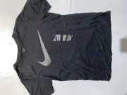 Nike Boys Swoosh Tee Black Sz Medium AR5659-010