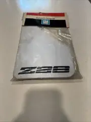 NOS New GM 998566 Z28 Camaro White Mud Flaps Splash Guards 1982-1992
