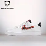 PANDA👟NIKE AIR FORCE 1 CARABINER SWOOSH 鴛鴦 黑紅 解構 DH7579-100