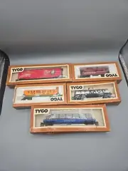 TYCO HO Scale Diecast Train Set 5 Rail cars In Box