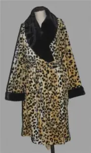 Nicole Miller Leopard Cheetah Black Trim Plush Super Soft Robe Wm's NWT $58