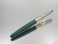 在飛比找Yahoo!奇摩拍賣優惠-極罕見全新未上墨 美國原廠 PARKER派克21型軍綠桿鋼筆