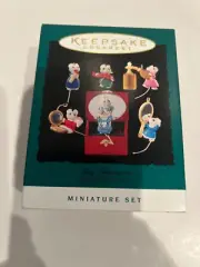 1995 HALLMARK TINY TREASURES - MINIATURE SET OF SIX ORNAMENTS - MINT IN BOX