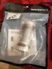 RaceFace Team XC X-Type External English Bottom Bracket, 68/73mm