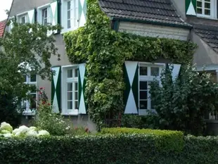 Altes Landhaus am Park (Bed & Breakfast)