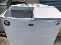 在飛比找Yahoo!奇摩拍賣優惠-萬丹電器醫生。三洋雙槽10公斤洗衣機需自取。只賣3999元。