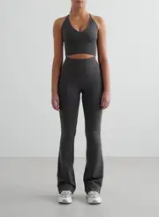 [AIM'N AU] Shadow Grey Shape Seamless Flare Tights & Cross Back Bralette Set