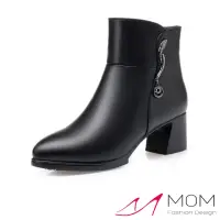 在飛比找momo購物網優惠-【MOM】真皮短靴 粗跟短靴/真皮細緻牛皮典雅水鑽墜飾造型粗