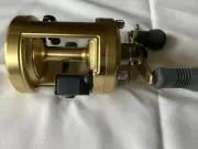 Shimano Calcutta 400B Baitcasting Reel - CT400B Right-Handed Ships From WI,USA
