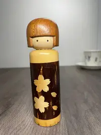 在飛比找Yahoo!奇摩拍賣優惠-日本制日本櫻皮細工 木頭娃娃人偶  櫻花木介子