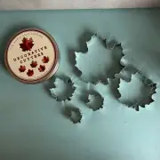 NWOT Williams Sonoma 5 Piece Maple Leaf Cookie Cutter in Tin Baking Brownie Cake