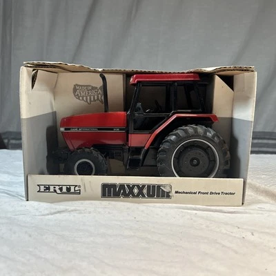 Case International 5130 Maxxum Tractor w Mechanical Front Drive 1/16 Scale Ertl