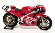 UH 1/12 Honda RC30 VFR750R Isle of Man TT Carl Fogarty diecast Scale model bike