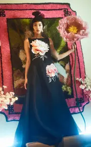 [Leo Lin] Exclusive Yumei Floral-Appliquéd Open Back Silk Gown