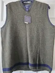 NWT American Eagle Outfitters Lambswool Size Medium Hunter Green Pull Over...