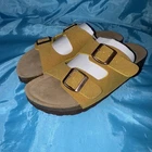Cushionaire Lane Yellow Vegan Suede Insole US Women’s Size 7.5 Open Toe Sandals