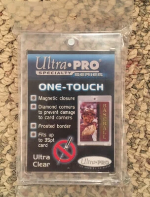 Ultra Pro ONE TOUCH MAGNETIC 35pt UV Card Holder Display Case Two Piece 81575