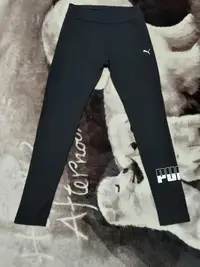 在飛比找Yahoo!奇摩拍賣優惠-PUMA 緊身褲 女款 運動褲 黑色 M 388 內搭褲