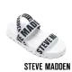 【STEVE MADDEN】SWAGGY-SM 彈性寬帶休閒平底涼鞋(白色)