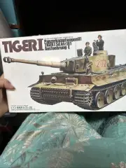 1/35 TAMIYA TIGER R/C German WWII Heavy Tank Kit NIB