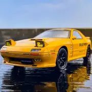 1:24 Mazda RX7 Alloy Sports Car Model Diecast Metal Toy Racing Car Simulation