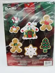New Bucilla 2004 Christmas Gingerbread House 6pc Ornament Felt Kit 85118 NIP