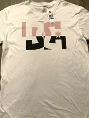 NWT DC Mens White Graphic Red Black T-Shirt Short Sleeved Size XL Bin 6