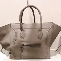 在飛比找Yahoo!奇摩拍賣優惠-Celine Phantom Luggage 蝙蝠 囧包 原