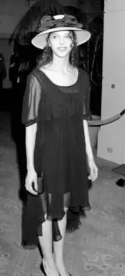 Juliet Landau attends Academy Awards Nominees Luncheon on Ma - 1989 Old Photo