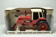 Ertl 1 :16 International 1586 Tractor With Cab & Enloader